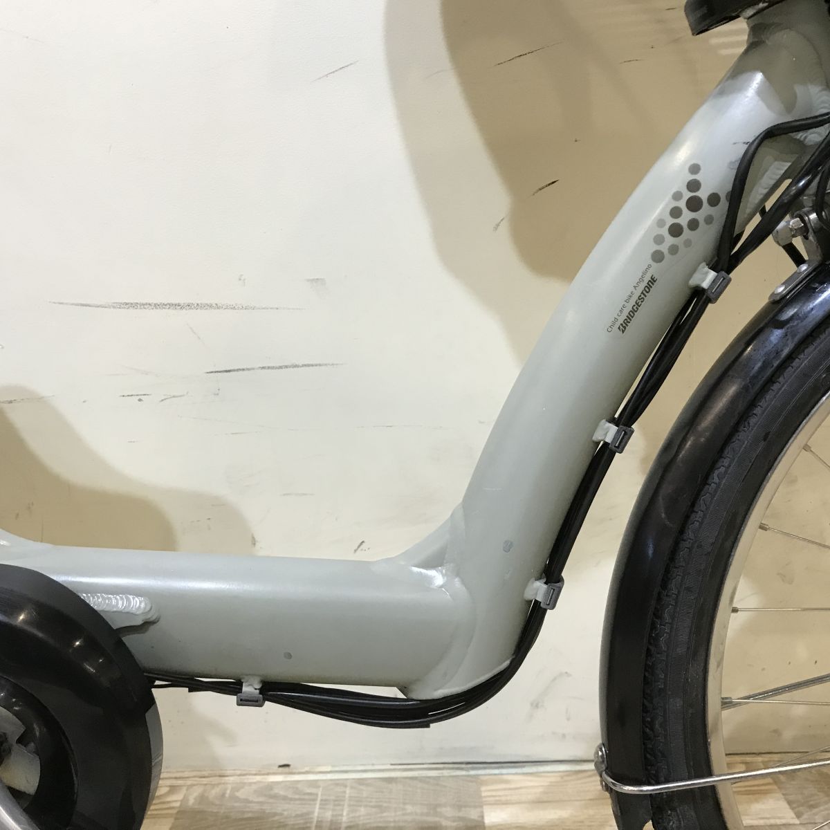 ブリヂストン アンジェリーノ ポッシュ ベージュ 22×26インチ KG118 【中古車】
