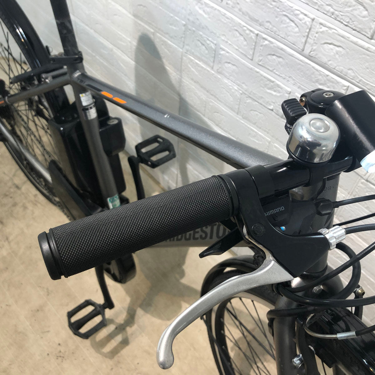 ブリヂストン TB1e グレー 27インチ SR370Y 【中古車】