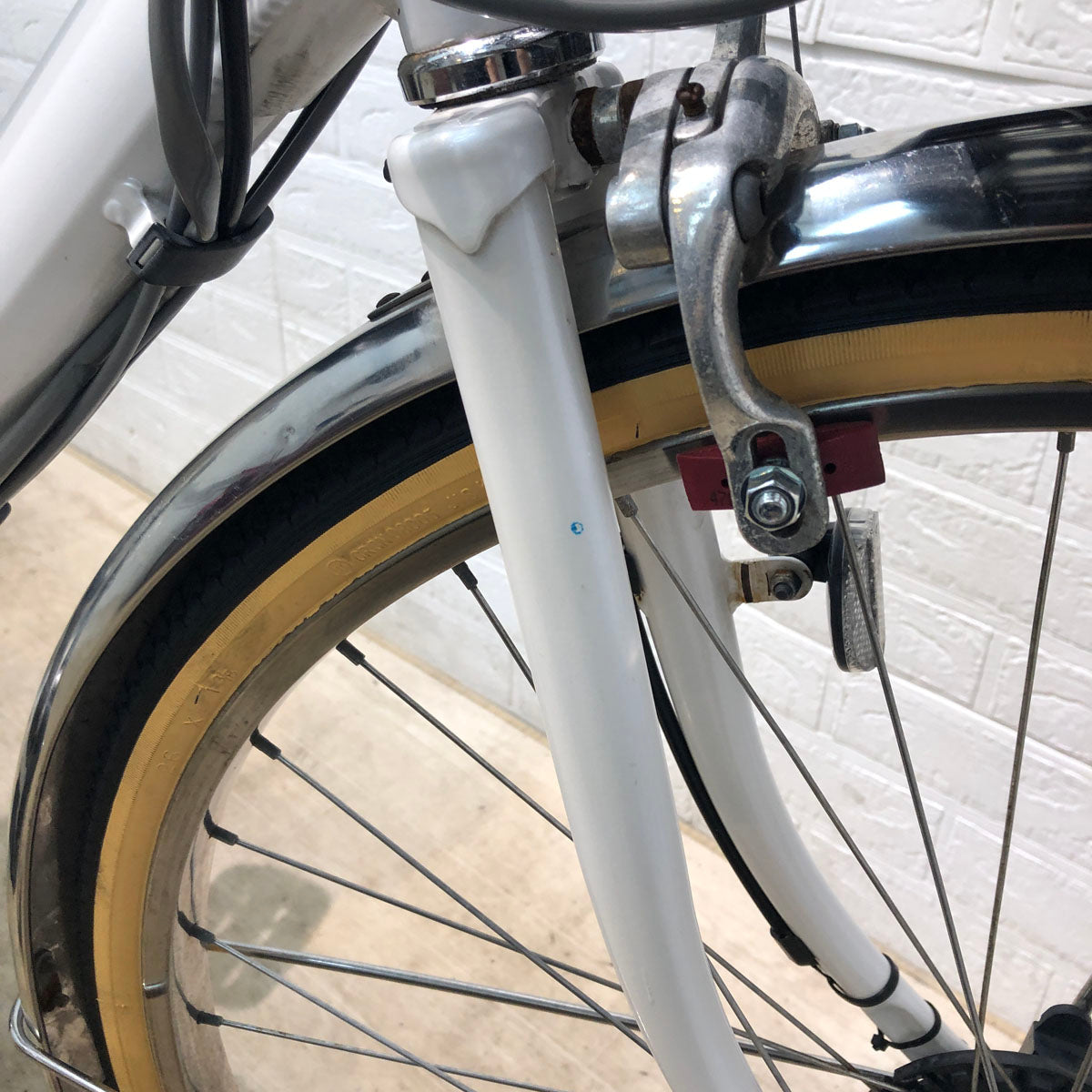 ブリヂストン ベルトロ ホワイト 26インチ YQ117  【中古車】