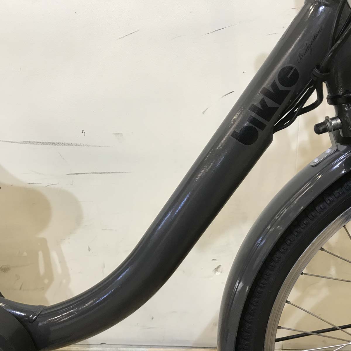 中古電動自転車 ブリヂストン bikke MOB dd ビッケ モブ dd グレー 前24×後20インチ KC021 