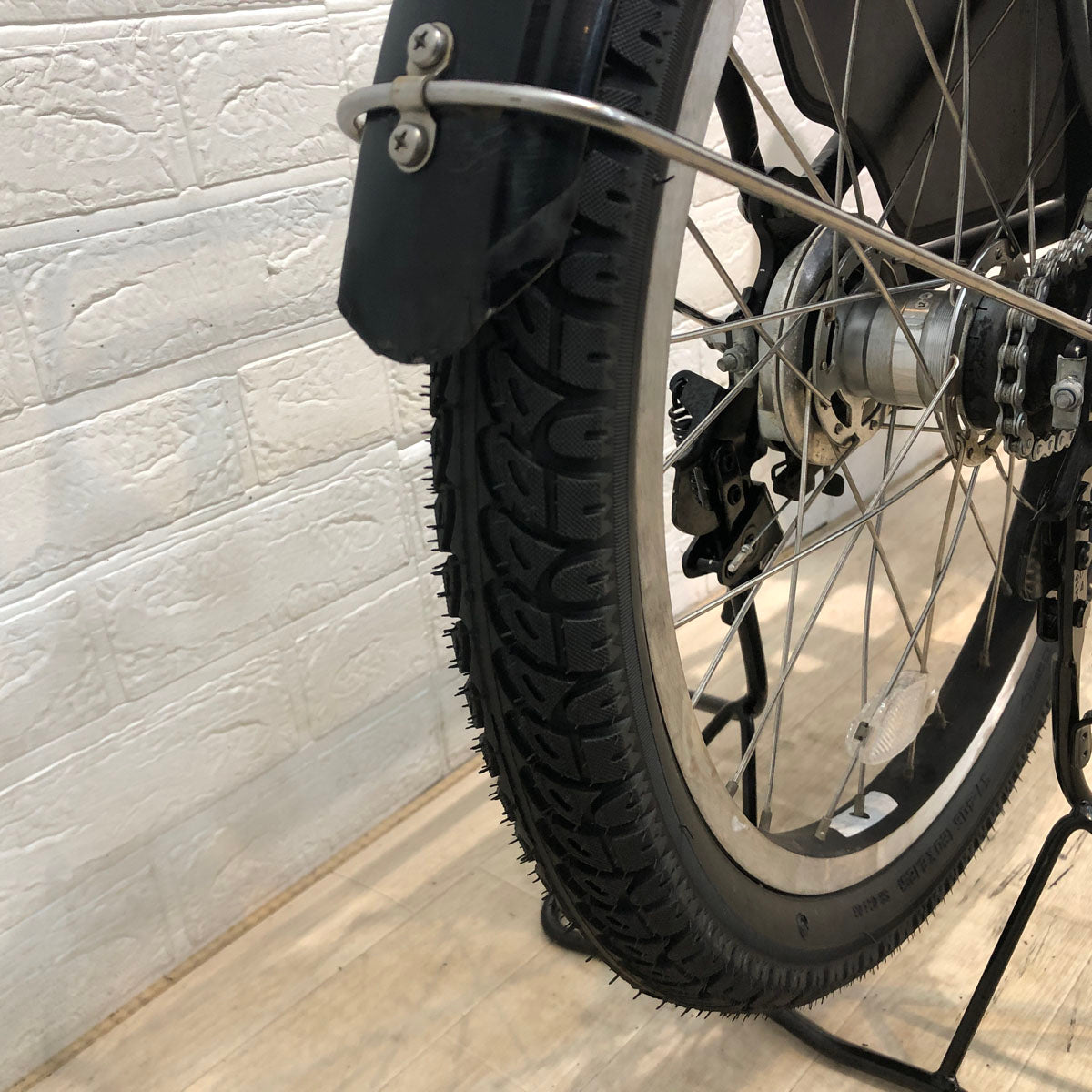 ブリヂストン アンジェリーノ プティット e ブラウン 20インチ YW007【中古車】