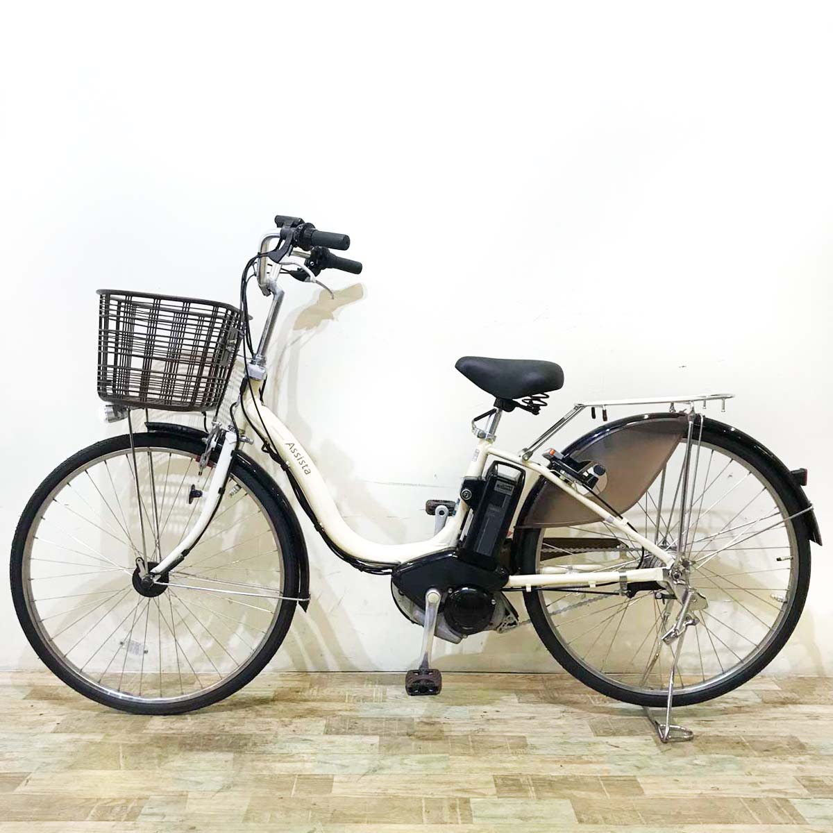 ブリヂストン アシスタ ロイヤル アイボリー ホワイト 26インチ KX080 【中古車】