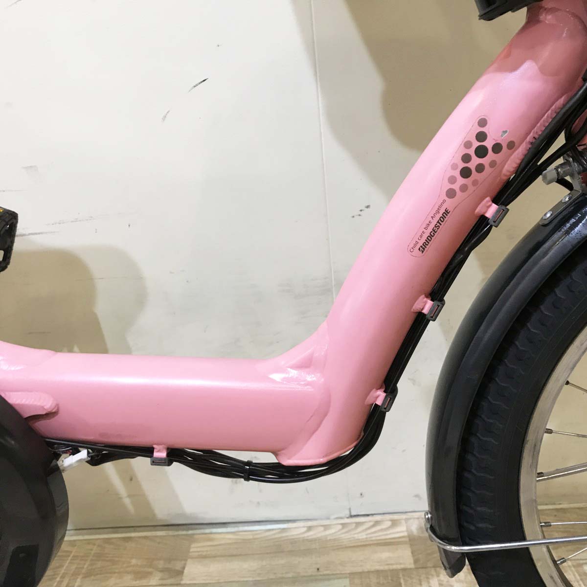 ブリヂストン アンジェリーノプティットe ピンク 20インチ KH028 【中古車】