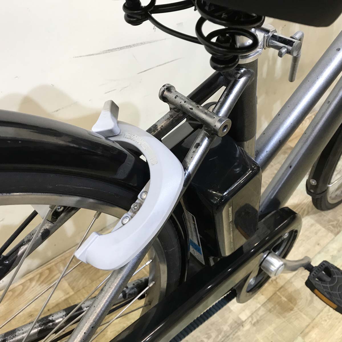 ブリヂストン アルベルト e シルバー 27インチ KX090  【中古車】