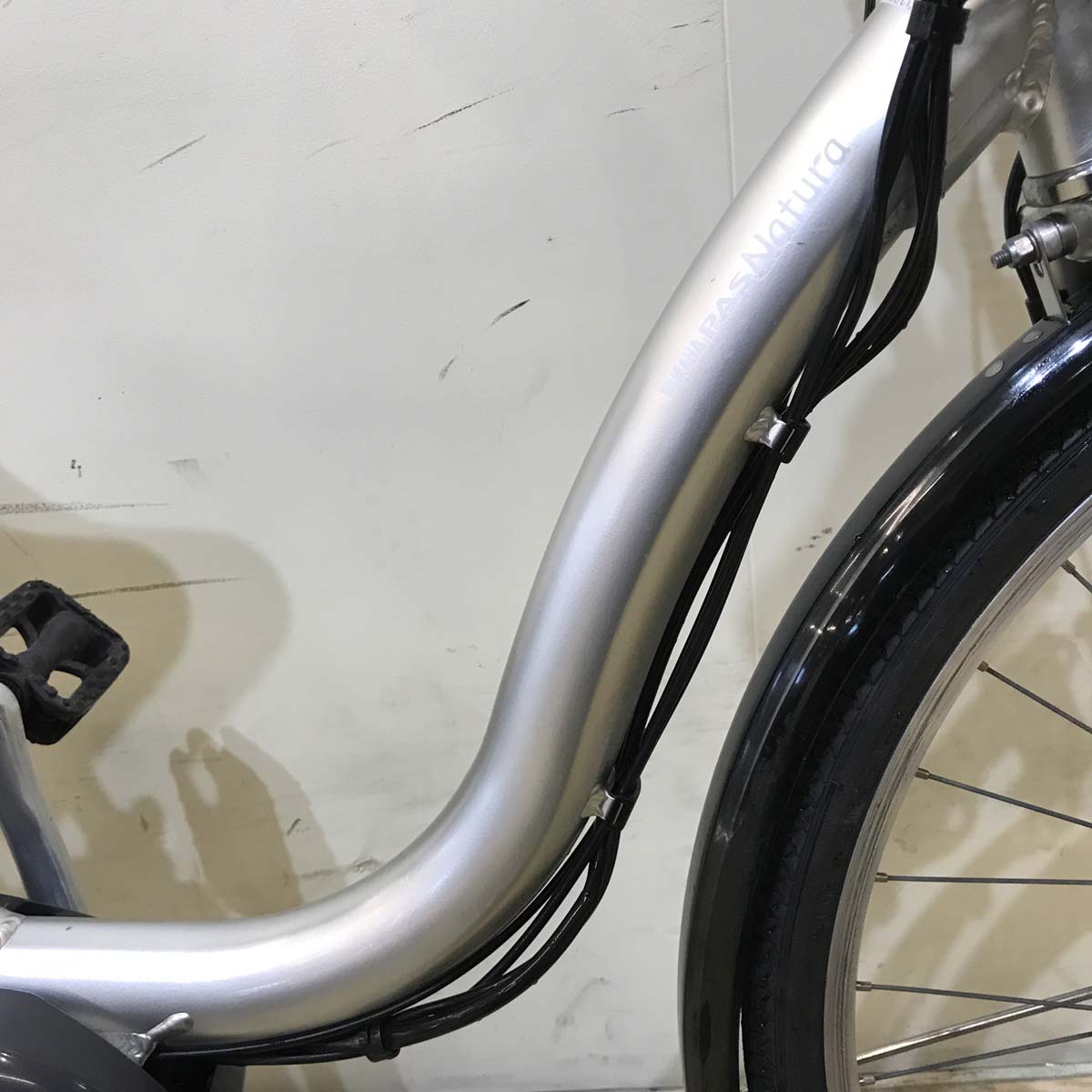 中古電動自転車  ヤマハ PAS ナチュラ M シルバー 26インチ KC042
