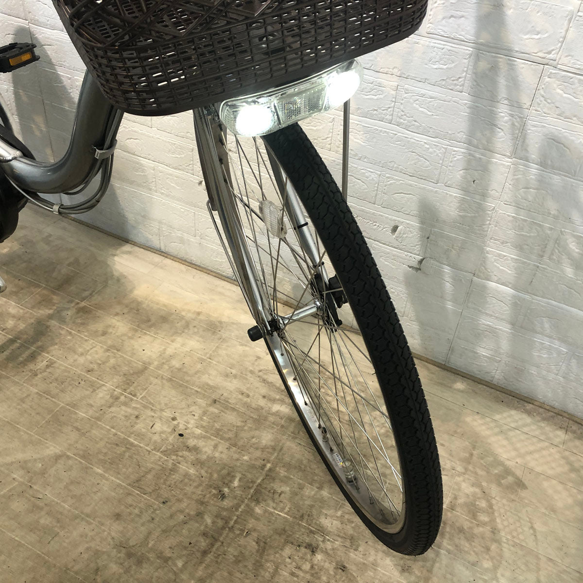 ブリヂストン アシスタ ロイヤル シルバー 26インチ YD081 【中古車】