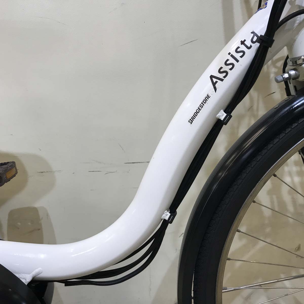 ブリヂストン アシスタ DX ホワイト 26インチ KT050 【中古車】