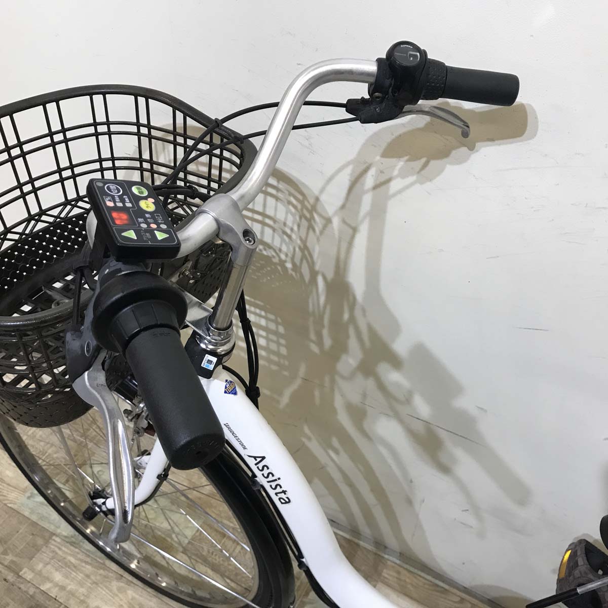 ブリヂストン アシスタ DX ホワイト 26インチ KT050 【中古車】
