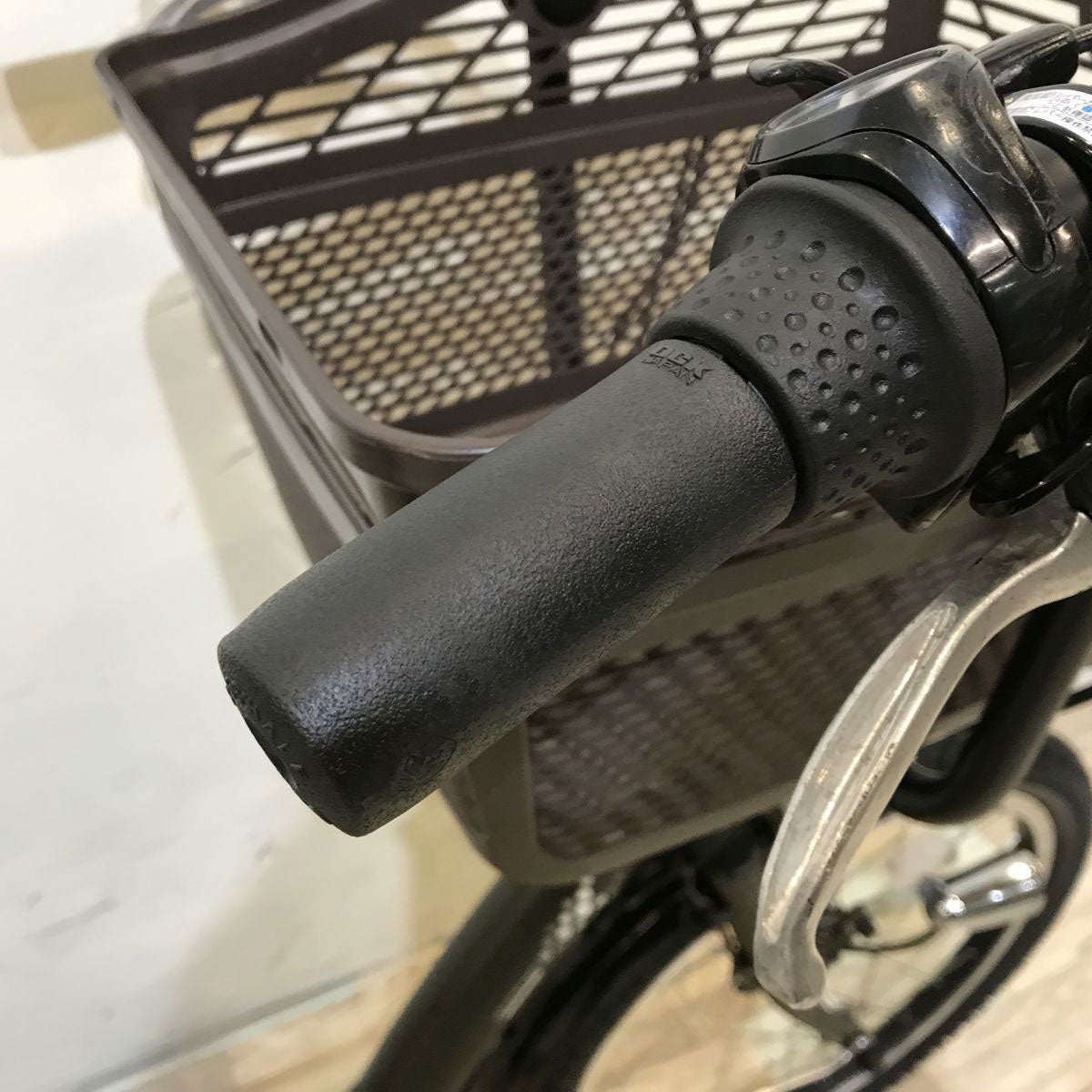 ブリヂストン アンジェリーノプティットe カーキ 20インチ KH036 【中古車】