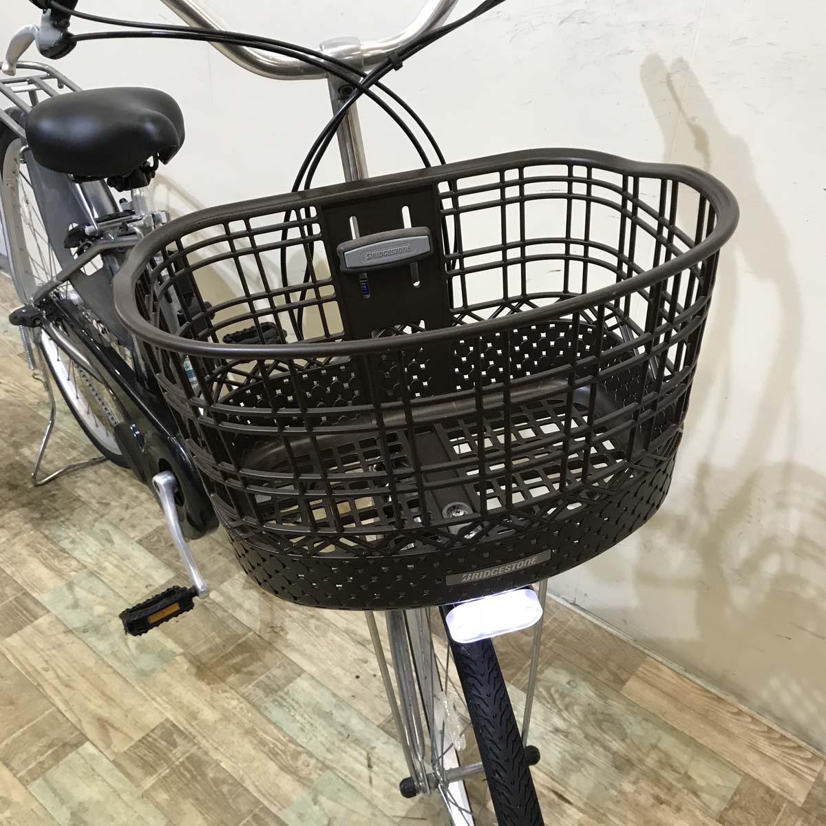 ブリヂストン アシスタ ベーシック シルバー 26インチ KX102 【中古車】
