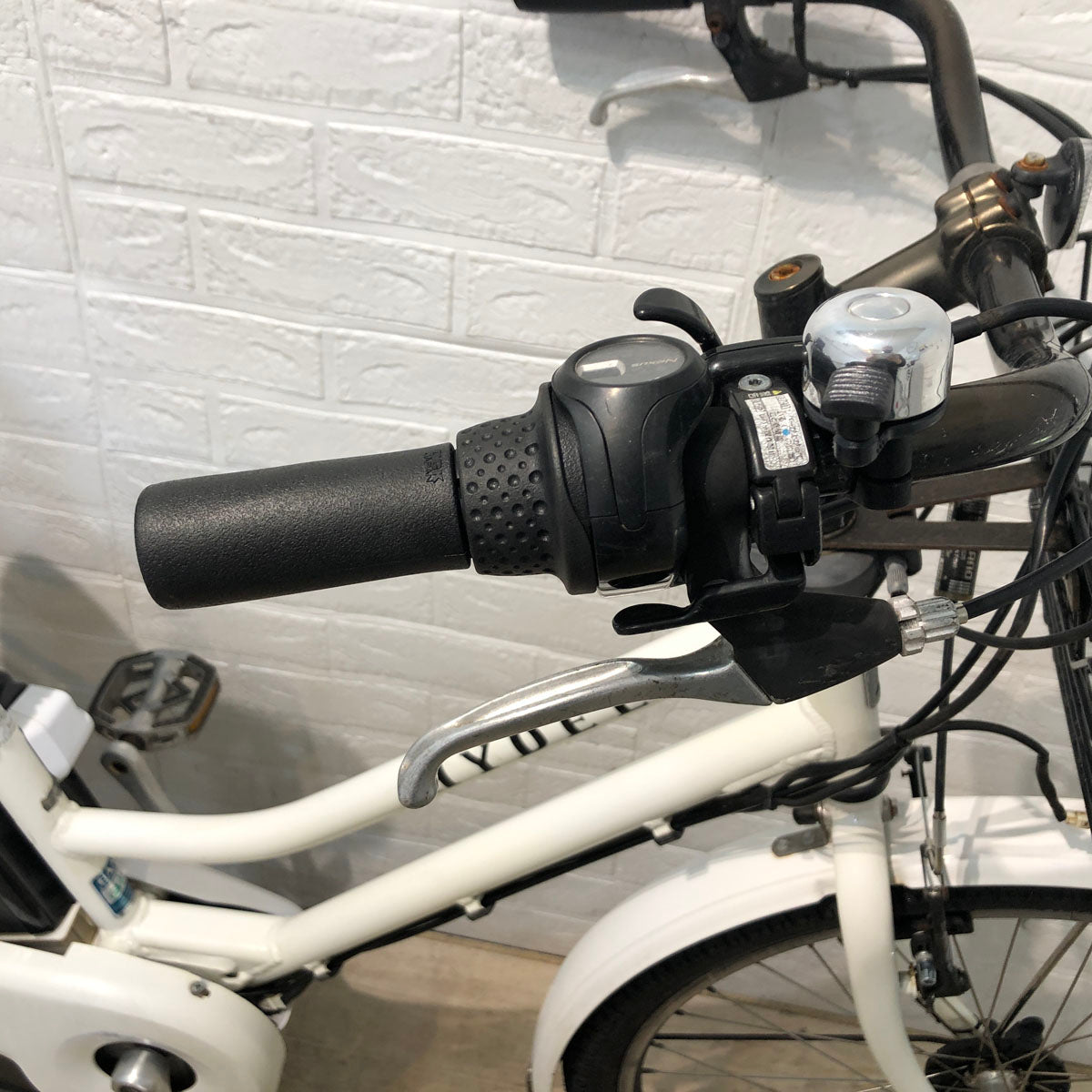 ブリヂストン HYDEE B ハイディ ビー ホワイト 26インチ YR027 【中古車】