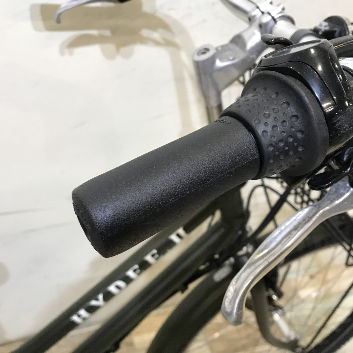 ブリヂストン ハイディ2 カーキ 26インチ KH051 【中古車】