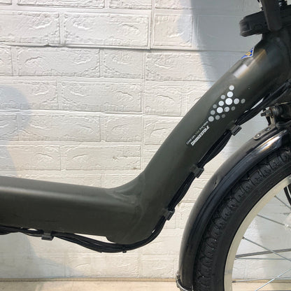 ブリヂストン アンジェリーノ プティット e カーキ 20インチ YE003【中古車】