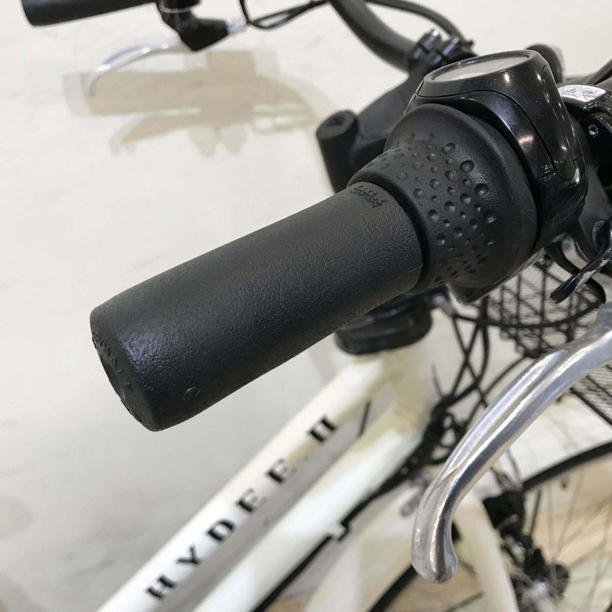 ブリヂストン ハイディツー ホワイト 26インチ KH070 【中古車】