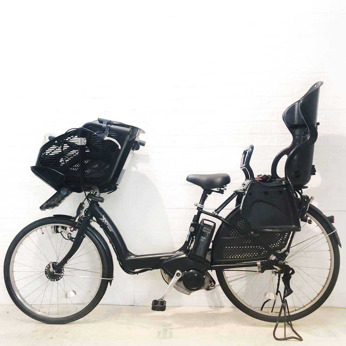 ブリヂストン アンジェリーノ e ブラック 前22×後26インチ YW066【中古車】