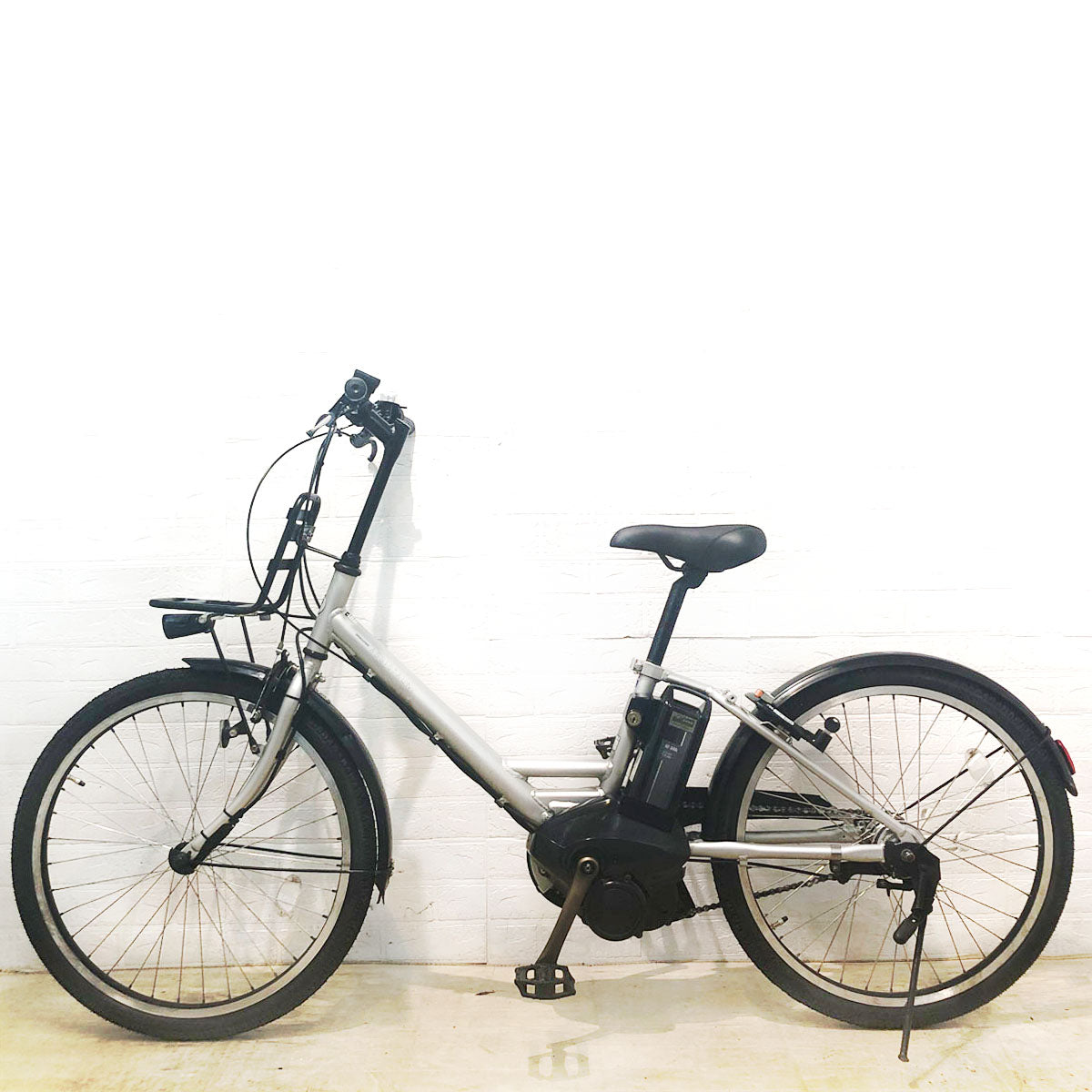 ブリヂストン アシスタ ユニ シルバー 24インチ YW071 【中古車】