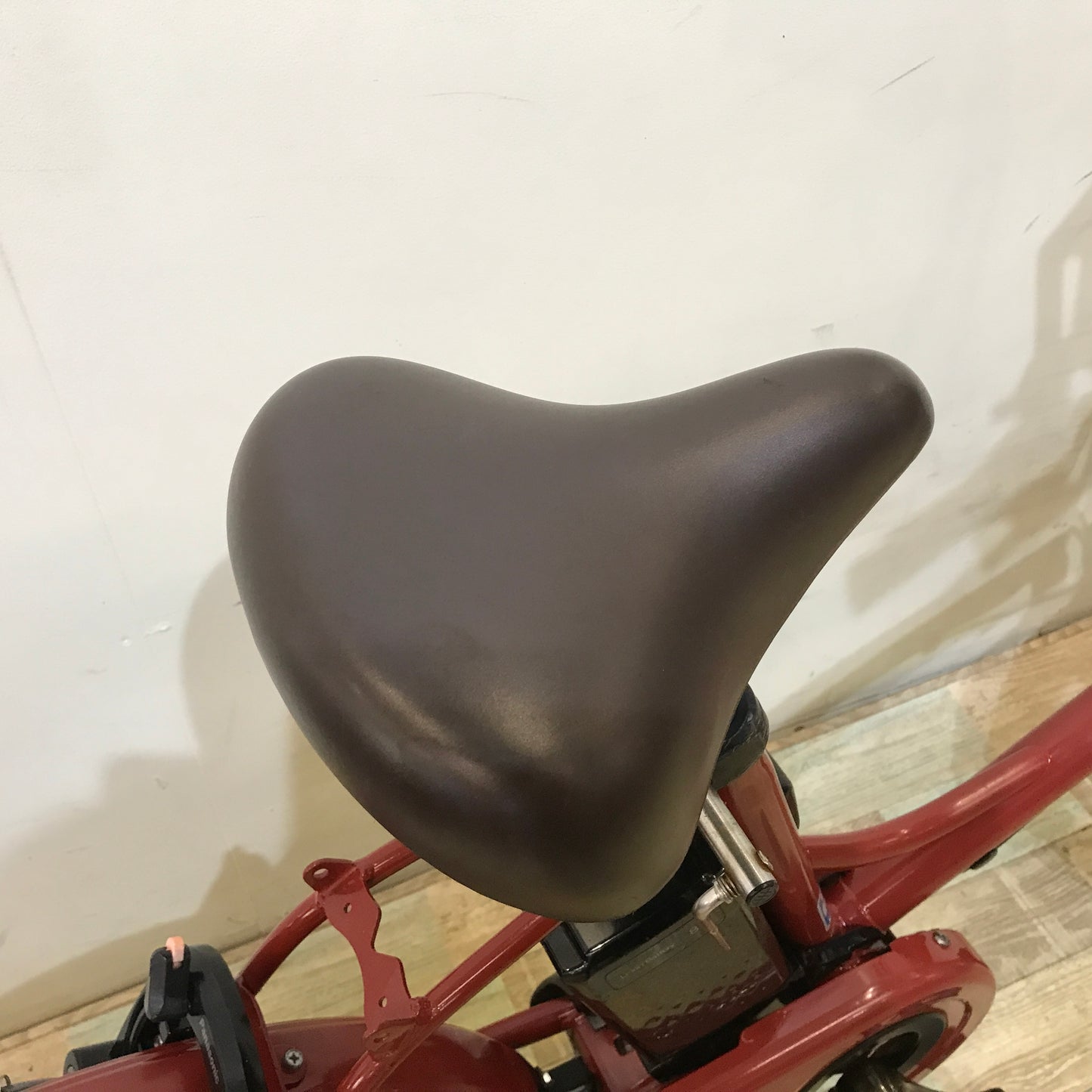 パナソニック グリッター レッド 20インチ KO120 【中古車】