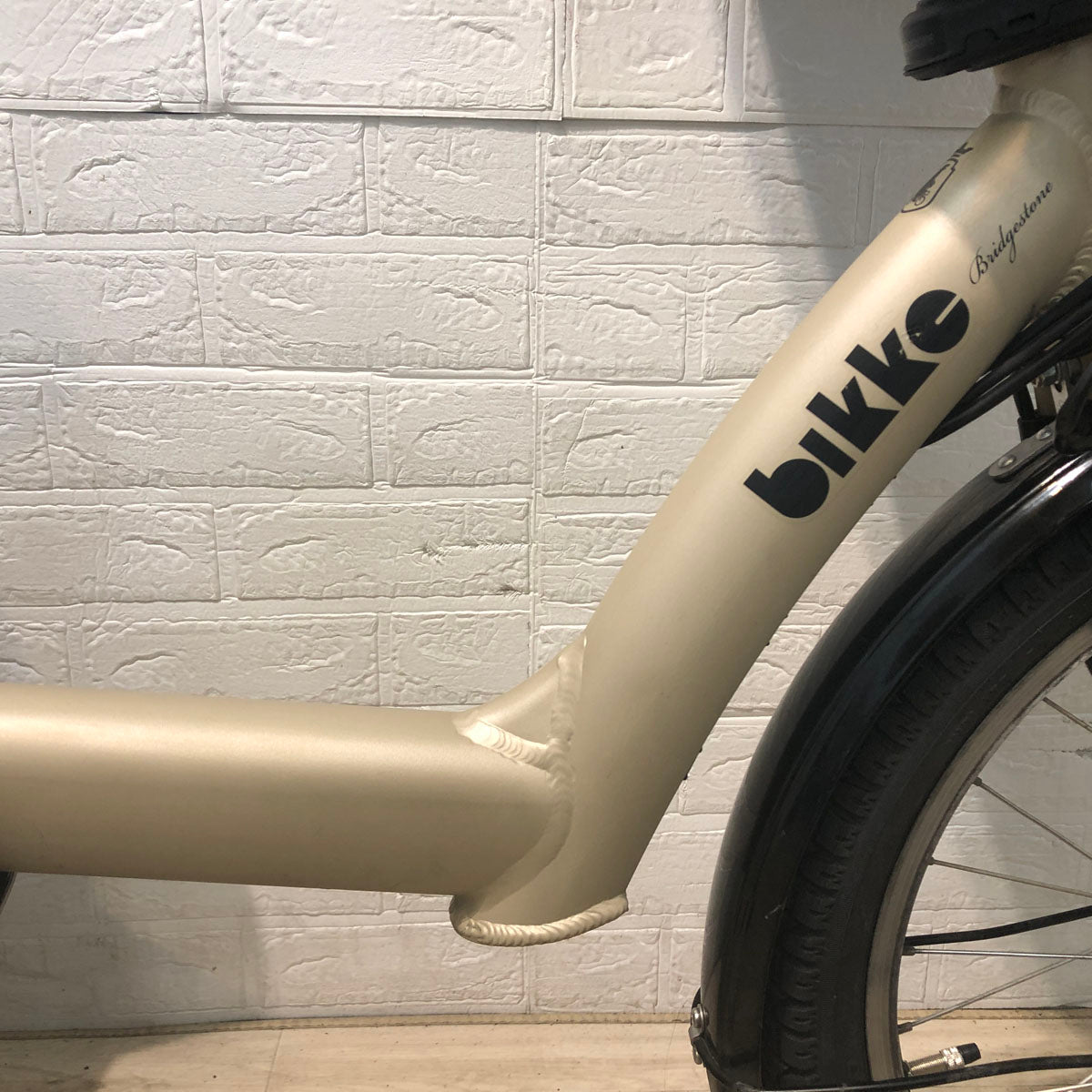 ブリヂストン bikke POLAR e ビッケ ポーラー イー レトログレージュ 20インチ YW080 【中古車】