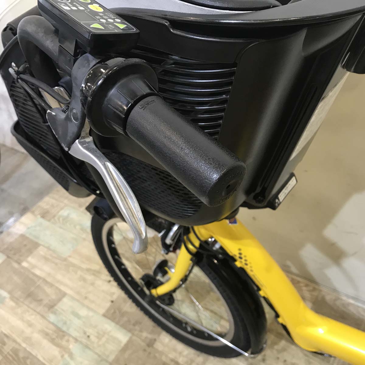 ブリヂストン アンジェリーノ プティット e イエロー 20インチ KT109【中古車】