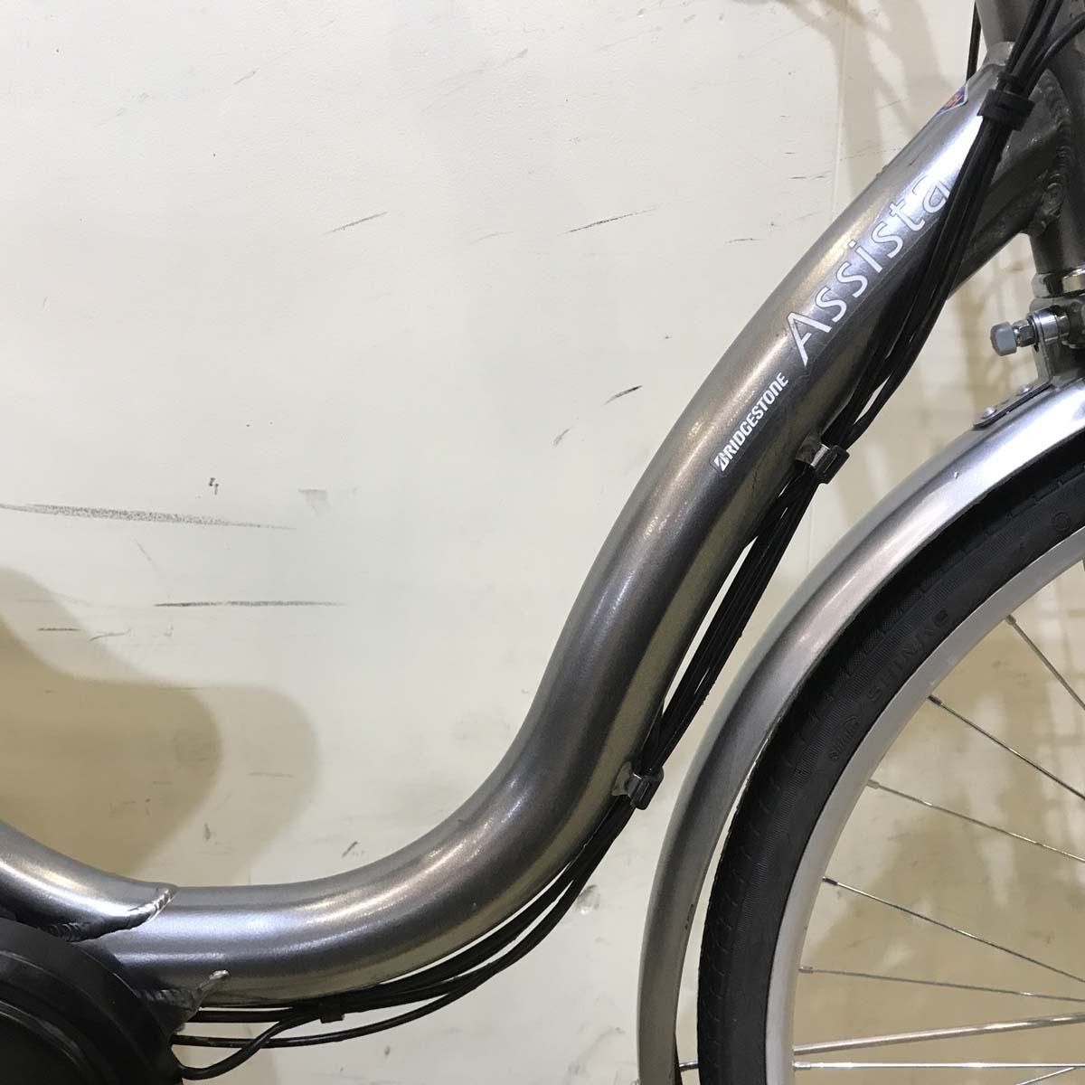 中古電動自転車  ブリヂストン アシスタ ベーシック シルバー 26インチ KC111