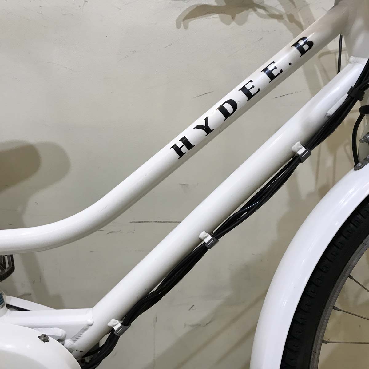 ブリヂストン HYDEE B ハイディ ビー ホワイト 26インチ KT112 【中古車】
