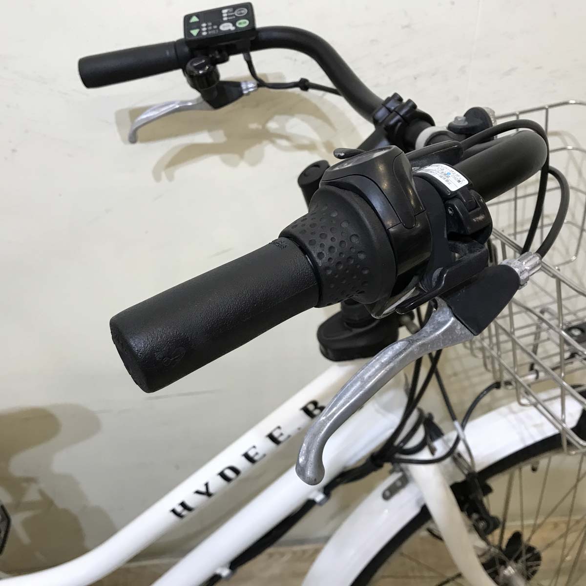 ブリヂストン HYDEE B ハイディ ビー ホワイト 26インチ KT112 【中古車】