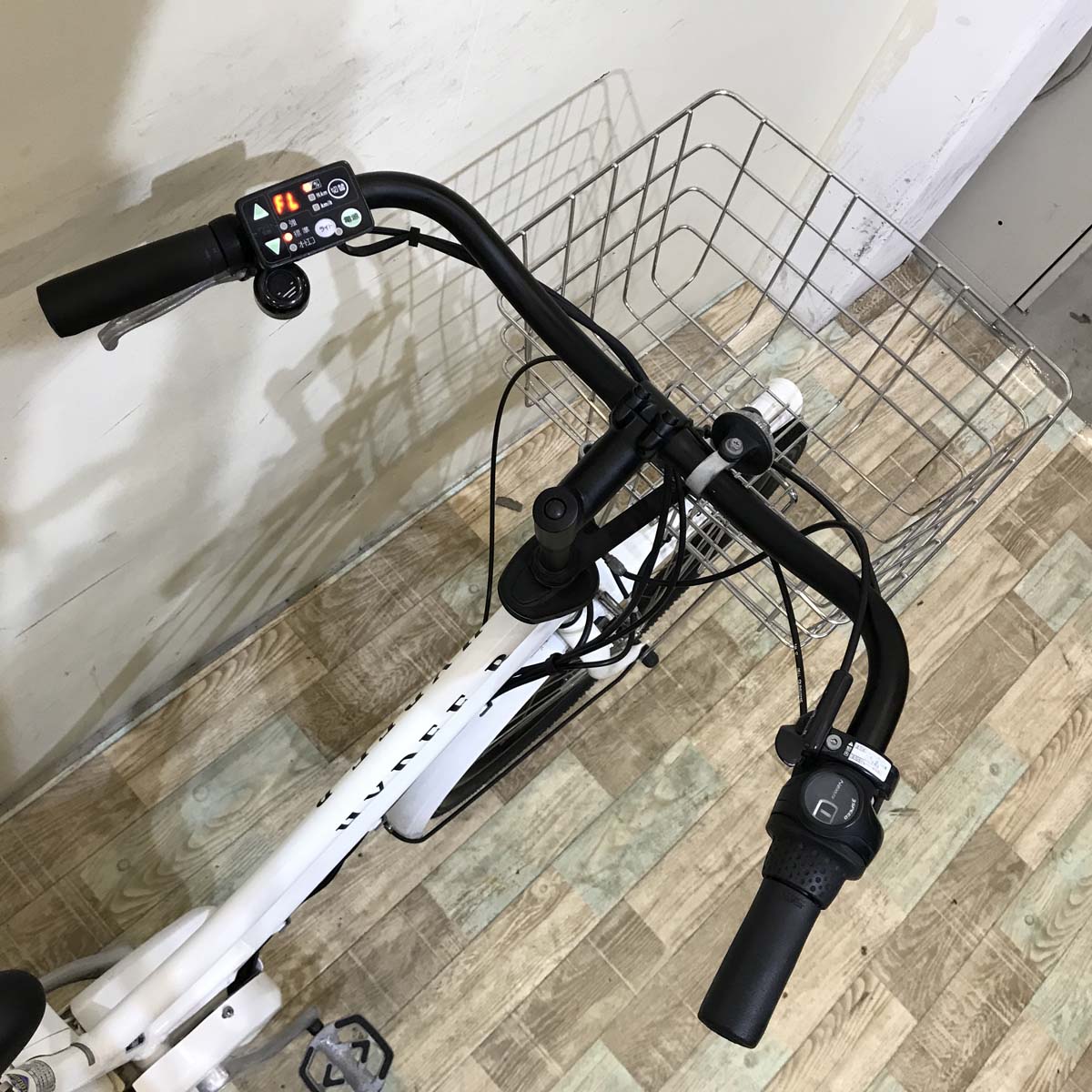 ブリヂストン HYDEE B ハイディ ビー ホワイト 26インチ KT112 【中古車】