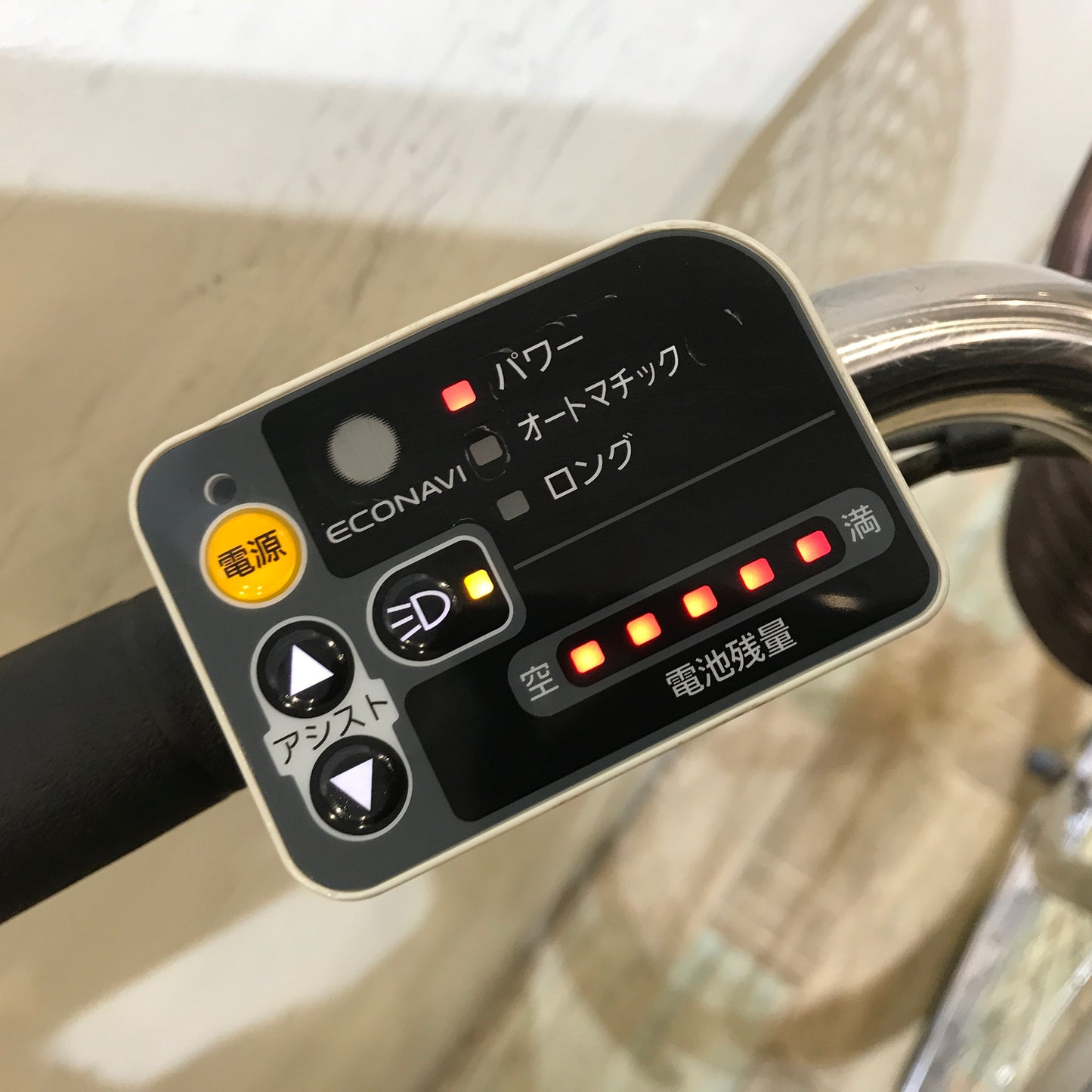 パナソニック ビビ ライト U シルバー 26インチ KO130 【中古車】