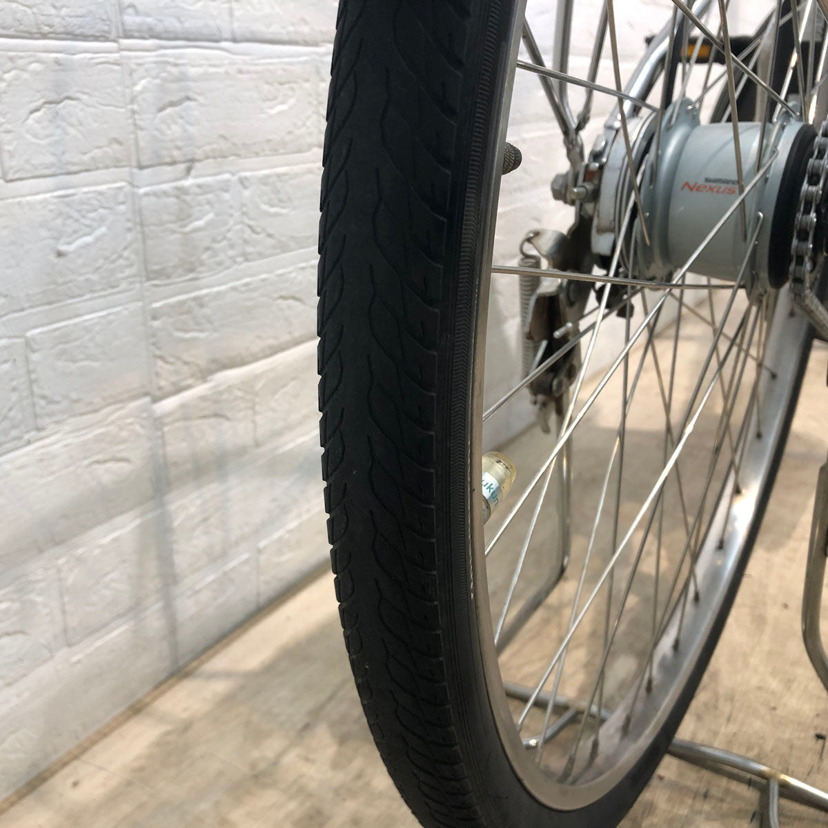 ブリヂストン ACL ロイヤル 8 シルバー 27インチ YW087 【中古車】