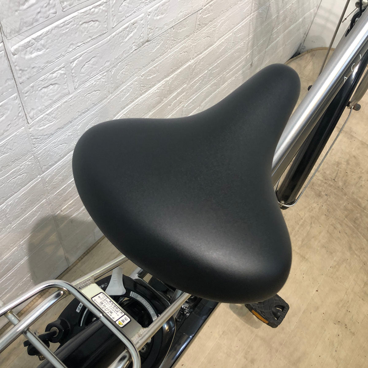 ブリヂストン ACL ロイヤル 8 シルバー 27インチ YW087 【中古車】