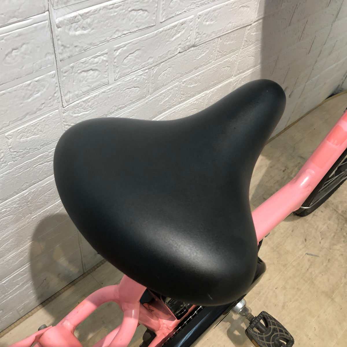 ブリヂストン アンジェリーノ プティット e ピンク 20インチ YR089【中古車】