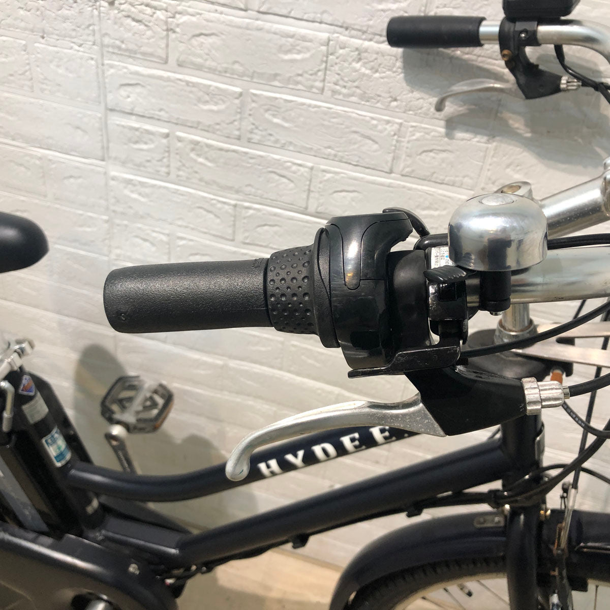 新品バッテリー ブリヂストン HYDEE B ハイディ ビー ネイビー 26インチ YW091 【中古車】