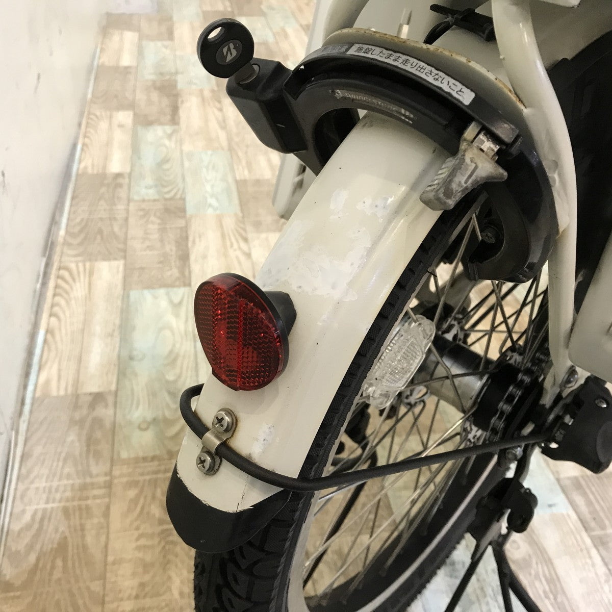 ブリヂストン ビッケ2e ホワイト 20インチ KH102 【中古車】