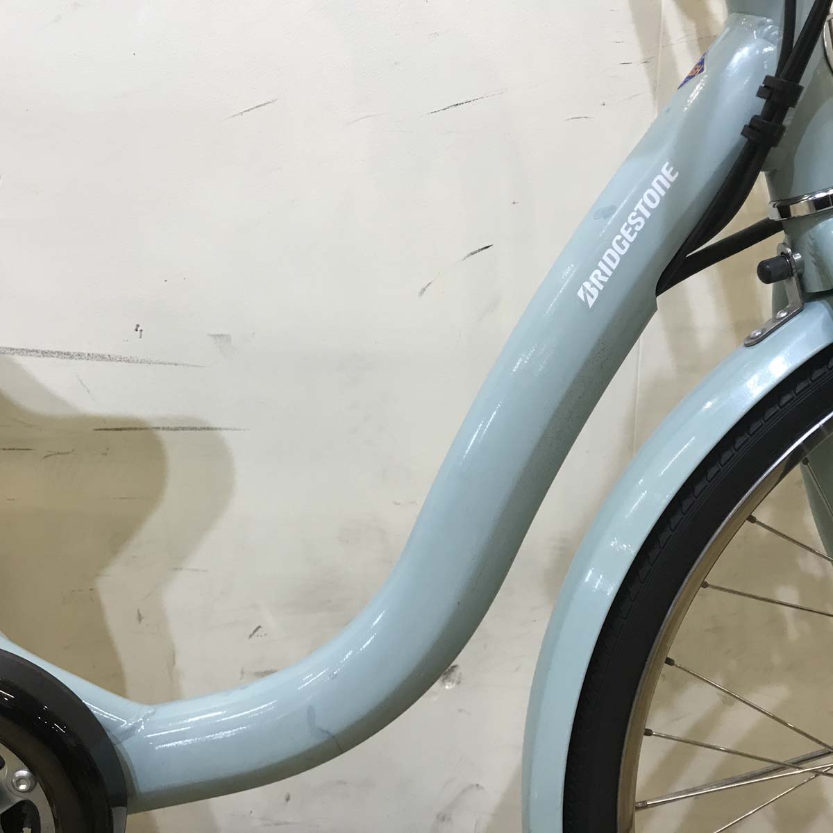 ブリヂストン フロンティア R ミント 24インチ KD018 【中古車】