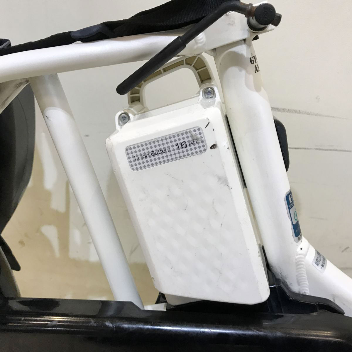 パナソニック ギュットアニーズ ホワイト 20インチ KH108 【中古車】