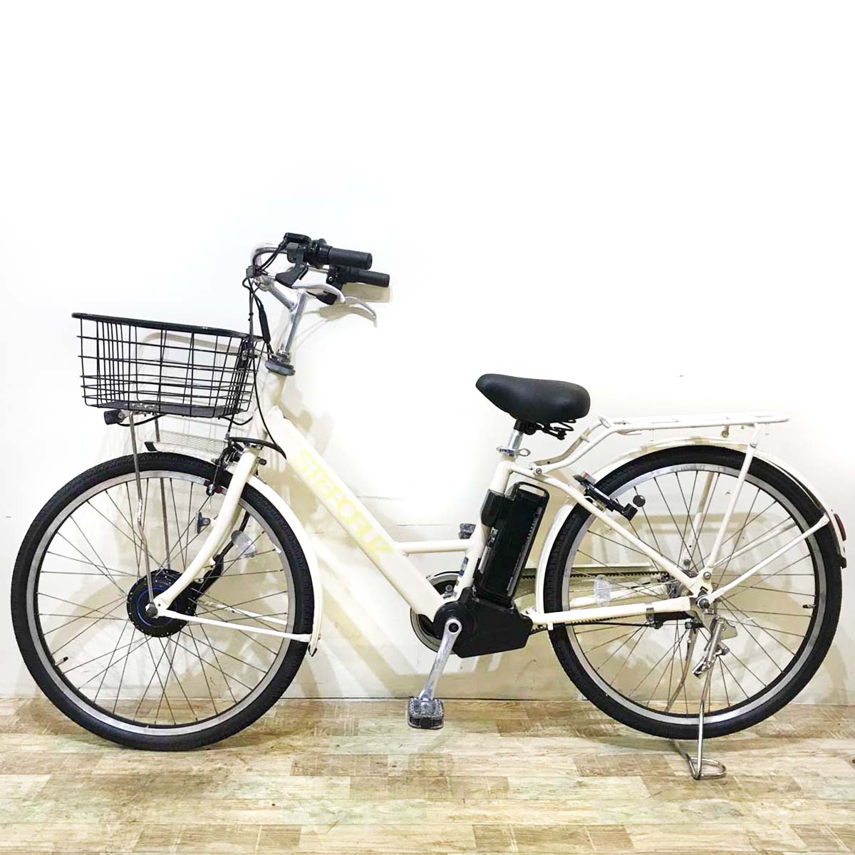 ブリヂストン ステップクルーズ アイボリーホワイト 26インチ KY052【中古車】