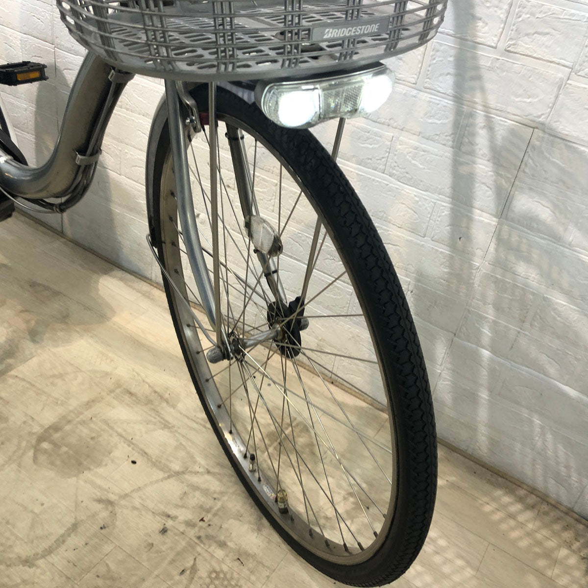 ブリヂストン アシスタ ロイヤル シルバー 26インチ YE058 【中古車】