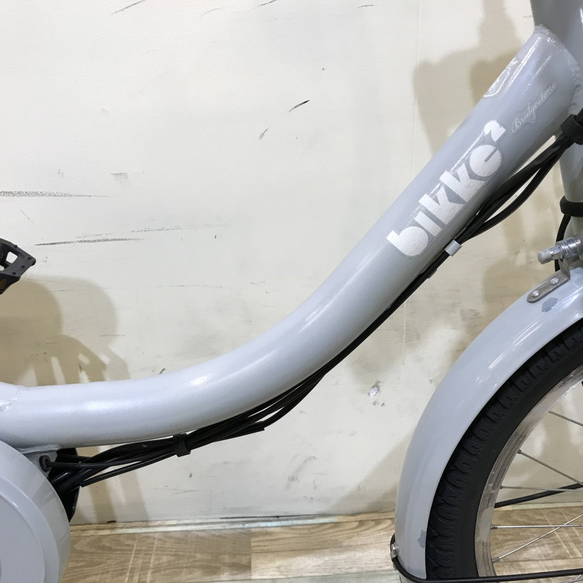 中古電動自転車 ブリヂストン ビッケ2e グレー 20インチ KH113