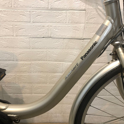 パナソニック ビビ ライト U ウォームシルバー 24インチ YE062 【中古車】