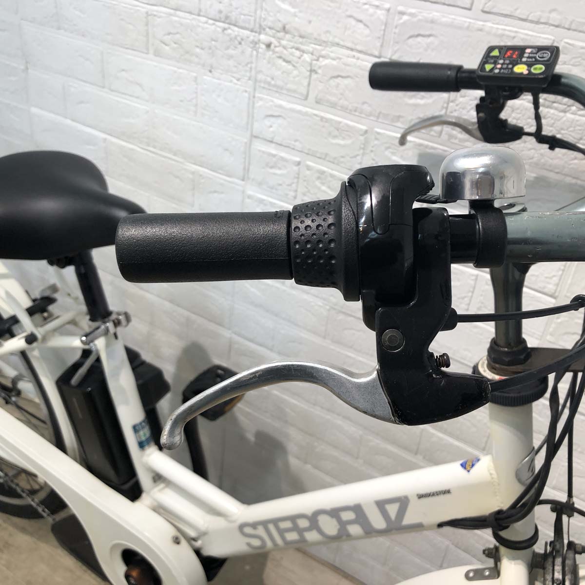 ブリヂストン ステップクルーズ e ホワイト 26インチ YW107 【中古車】