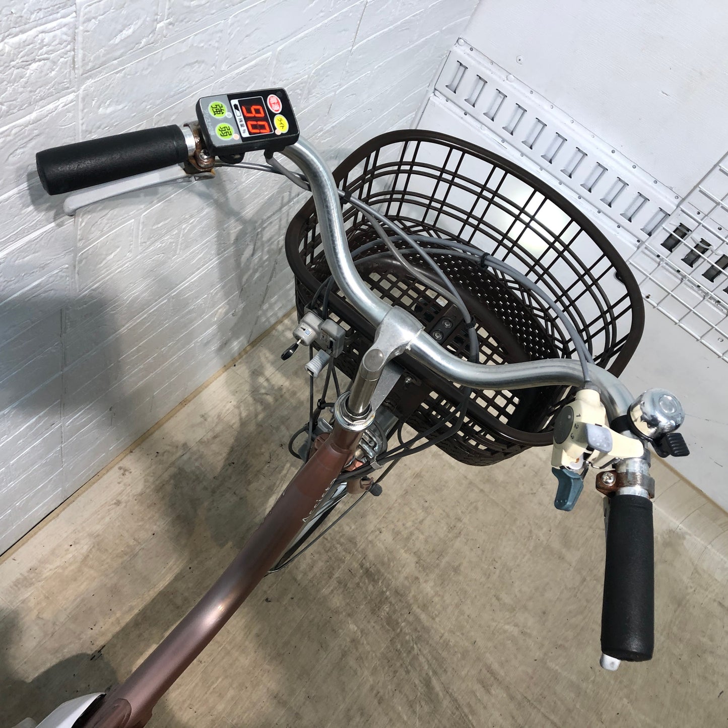 ブリヂストン アシスタワゴン ピンク 前18×後16インチ YN029 【中古車】