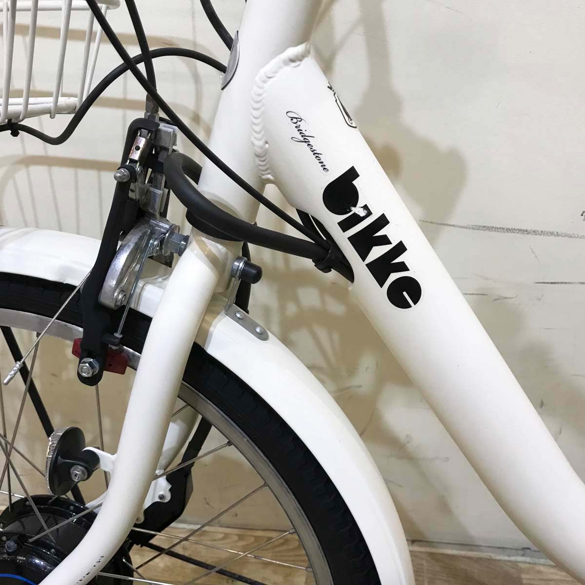ブリヂストン bikke MOB dd ビッケ モブ dd ホワイト 前24×後20インチ KY061 【中古車】
