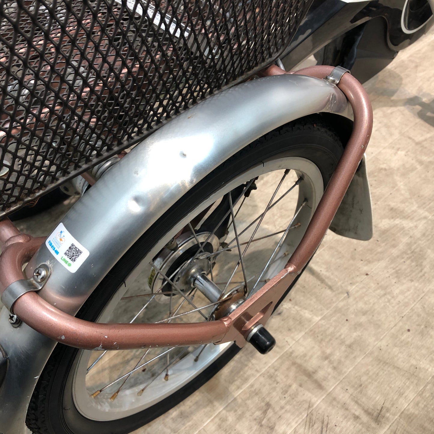 ブリヂストン アシスタワゴン ピンク 前18×後16インチ YN029 【中古車】