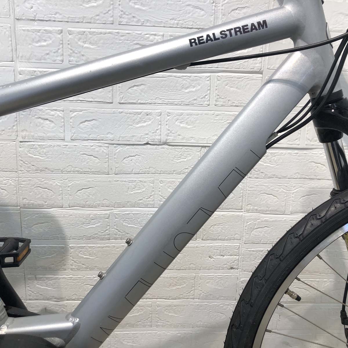 ブリヂストン リアルストリーム シルバー 26インチ SR377Y 【中古車】