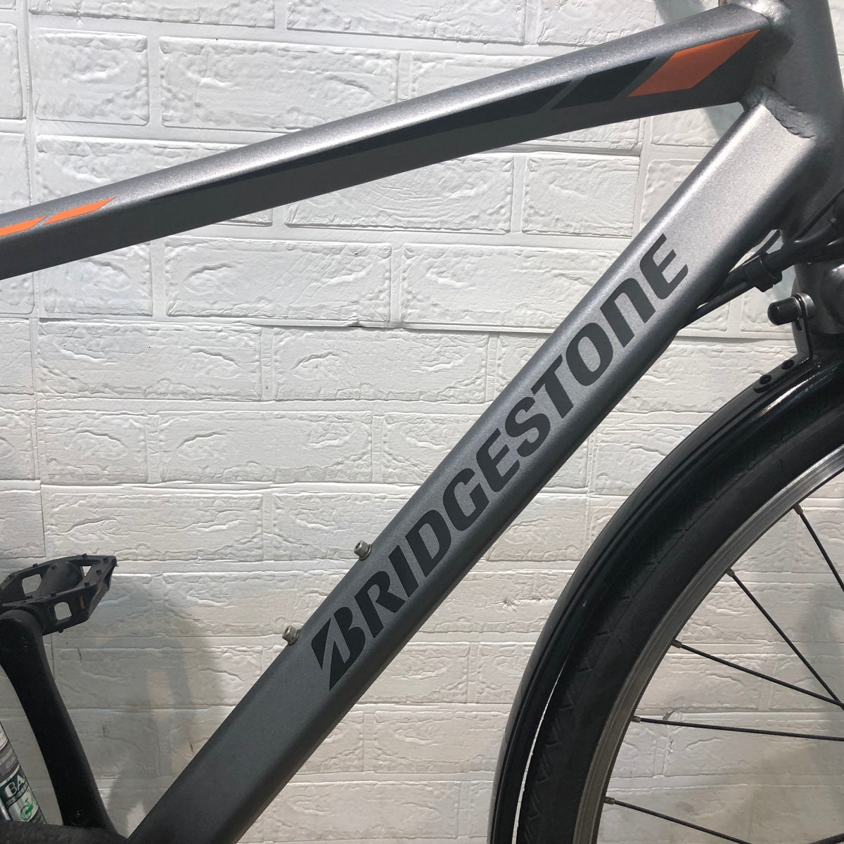 ブリヂストン TB1e グレー 27インチ SR378Y 【中古車】