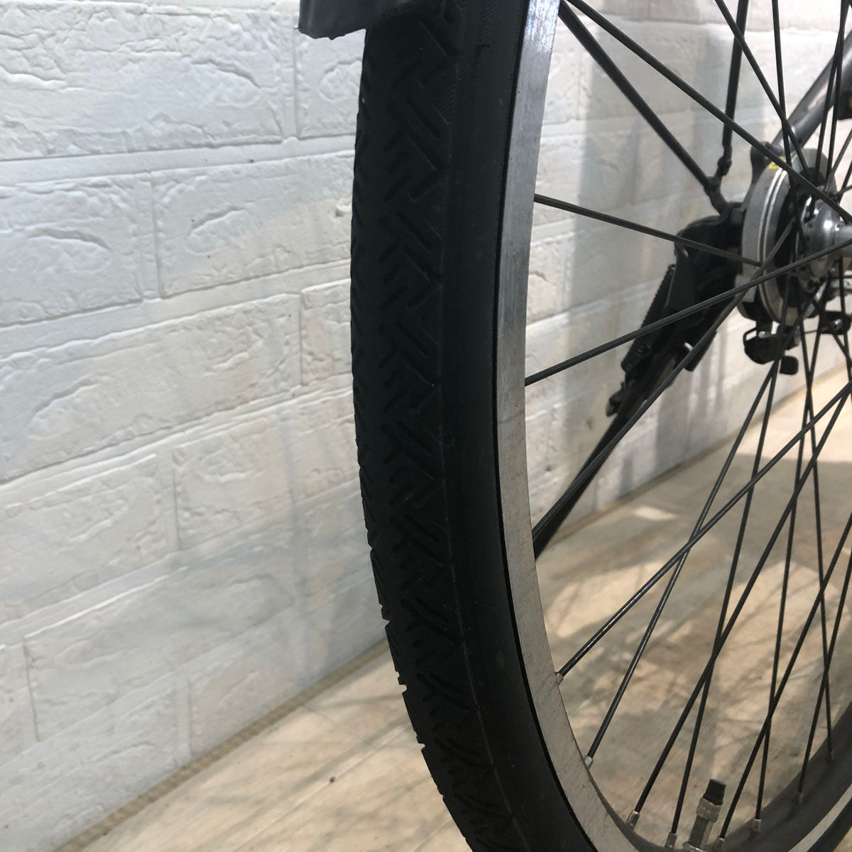 ブリヂストン TB1e グレー 27インチ SR378Y 【中古車】