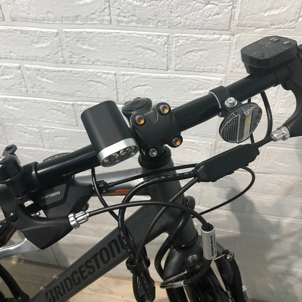 ブリヂストン TB1e グレー 27インチ SR378Y 【中古車】