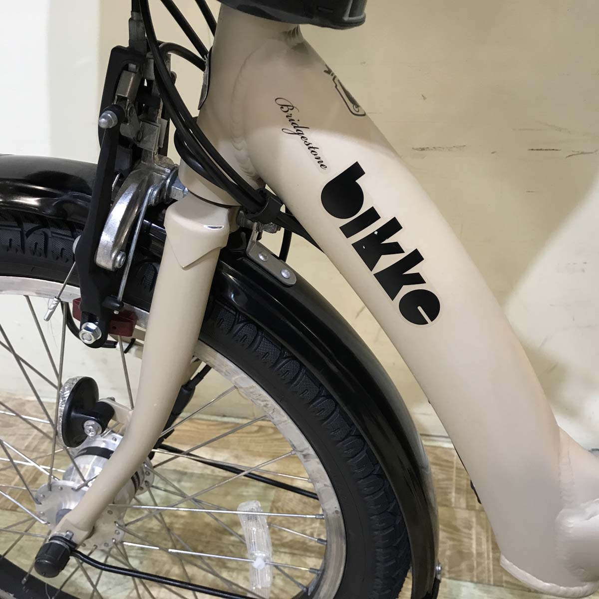 ブリヂストン bikke POLAR e ビッケ ポーラー イー ベージュ 20インチ KT146 【中古車】