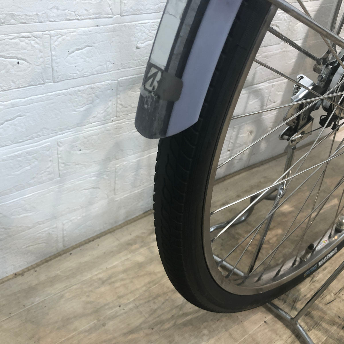 ブリヂストン アシスタ DX シルバー 26インチ YW122 【中古車】