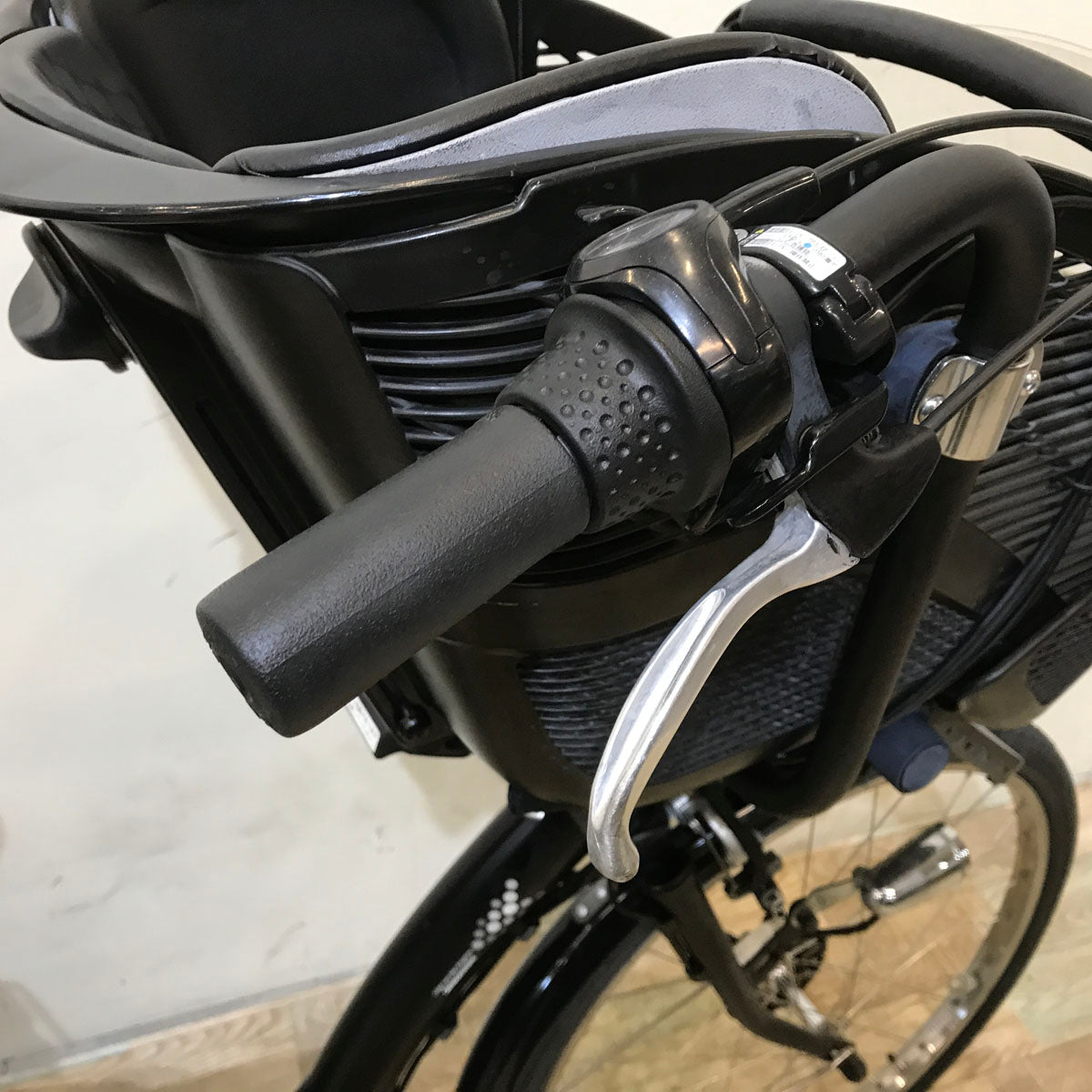 ブリヂストン アンジェリーノ e ブラック 前22×後26インチ KY071【中古車】